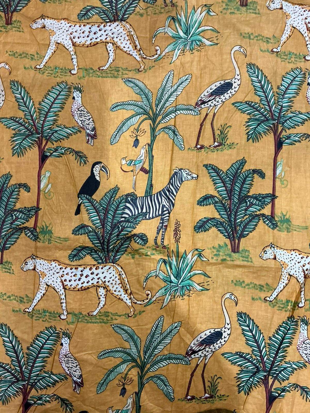 สีเหลือง