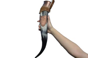 Cuerno Vikingo de Búfalo para Beber, Hecho a Mano, Taza para Cerveza y Vino, Ecológico, de Grado Alimenticio, Diseño Personalizado - Product Image 5