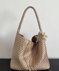 Sac fourre-tout en PU tissé pour femmes - Product Image 1