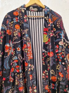 Kimono largo de terciopelo rosa OFMD con estampado de pájaros y borlas, bata de algodón y terciopelo original OFMD - Product Image 6