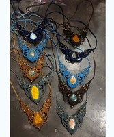 HARI OM CREATIONS – Nouveauté : Chaînes à maillons en macramé, fil multicolore, forme de fleur élégante, onyx vert certifié IGI, pour femme