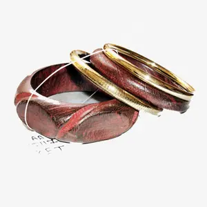 Houten En Metalen Armbandjes Set Gesneden Ontwerp Denim Rode Kleur Armbanden Voor Vrouwen Metaalhars Acryl Sieraden Set Vrouwen Mode