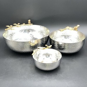 Ensemble de bols élégants en métal martelé argenté, design moderne de luxe avec bordure en forme de brindilles dorées et d'oiseaux, écologique, compatible lave-vaisselle, pour les fêtes - Product Image 3
