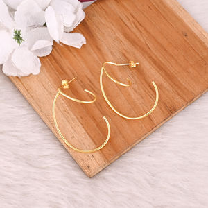 Pendientes de latón de diseño antiguo para niñas, ideales para fiestas de cumpleaños, a la venta, pendientes de latón de tamaño personalizado, los mejores pendientes, fabricante mayorista. - Product Image 3