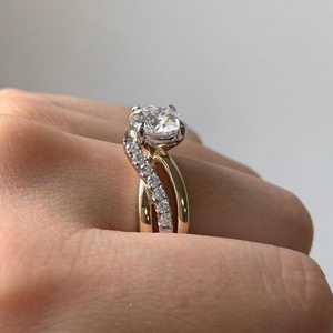 Anillo de Compromiso de Diamante Cultivado en Laboratorio, Corte Redondo de 2.0 CT, Anillo de Boda Solitario Trenzado, Anillo de Promesa Clásico con Banda Zig Zag para Mujer - Product Image 2