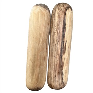 Plateau en bois long et élégant pour desserts et produits de boulangerie, idéal pour la présentation de snacks en café et l'utilisation sur table, provenant d'Inde. - Product Image 4