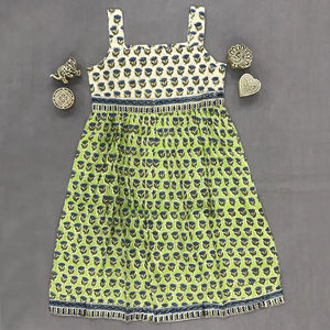 Vestido midi de voile tejido Meadow Mist, ecológico, con estampado de bloques, corte en A, verde suave y para paleta de colores - Product Image 1