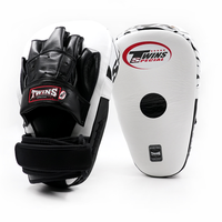 Nouveau modèle de cibles de frappe longues et incurvées style jumeaux avec logo personnalisé pour le kickboxing, le Muay Thai et l'entraînement MMA