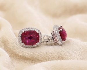 Pendientes de Oro Blanco de 18k con Turmalina Rosa Natural de 6.19ct y Halo de Diamantes, Joyas Memoria, Venta al Por Mayor - Product Image 6