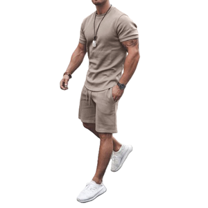 Ensemble deux pièces d'été personnalisé pour homme, short et haut de couleur unie, pour activités de plein air, par un fabricant de vêtements - Product Image 5