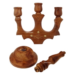 Bougeoir en bois fantaisie à 3 bras Porte-pilier rustique artisanal pour centre de table de Pâques Décoration intérieure Éclairage festif - Product Image 3