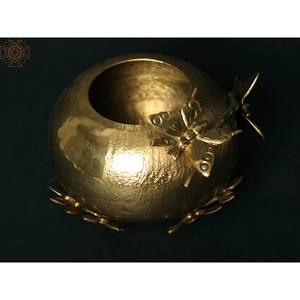 Olla de latón de diseñador hecha a mano de 7 pulgadas para decoración del hogar y artículo de regalo Hecho EN LA India Artículo hecho a mano - Product Image 1