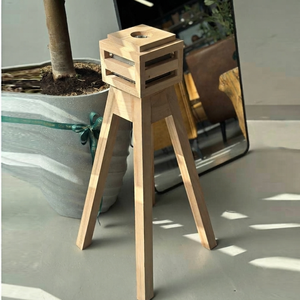Brûleur d'encens artisanal en bois sur pied avec dessus en bois pour une décoration moderne et une relaxation aromathérapeutique - Product Image 4