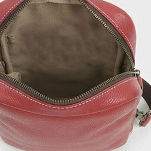 Sac bandoulière en cuir pour homme avec poche zippée et sangles réglables - Product Image 5