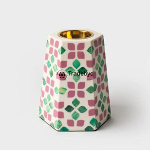 Porte-bougie décoratif haut de gamme en os incrusté, accent élégant par Tradebyd - Product Image 1