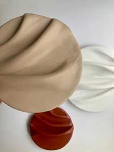 Trendy Custom Design Round Ceramic Art Hanging Ornament Wall Mount For Living Office Wall Arts Home <b>Decor</b> By Universal Overseas - Product Image 2