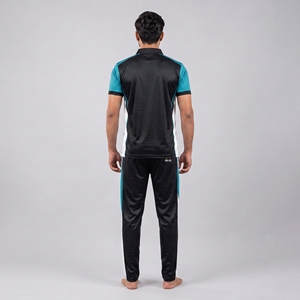 Uniforme de críquet ligero que ofrece comodidad premium, costuras duraderas y movimiento flexible en cada día de partido para el juego competitivo. - Product Image 2
