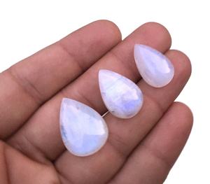 3ชิ้นธรรมชาติรุ้งมูนสโตนลูกแพร์เรียบรูปร่าง Cabochons 2020ขายส่งผู้ผลิตของแท้ที่มีคุณภาพสูง - Product Image 1