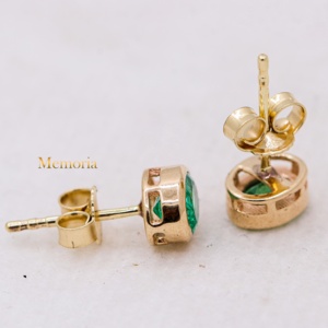 Wholesale 14K Solid Yellow Gold Natural Oval <b>Emerald</b> Bezel Set Stud Earrings Memoria Jewels - Product Image 2