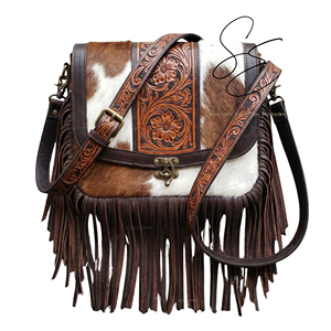 Sac bandoulière vintage en cuir véritable de vachette, style western cowgirl, avec motifs floraux gravés et franges en fourrure - Product Image 1