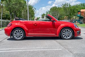 VW Beetle Cabriolet SE 2019 d'occasion en bon état, pièces OEM en acier à monter soi-même - Product Image 4