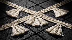 Dentelle en coton faite à la main de qualité supérieure avec des pompons pour rideaux, coussins et décoration intérieure - Product Image 6