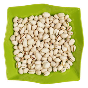 Pistachos recién tostados, crujientes y sabrosos, empaquetados para preservar el aroma y la calidad naturales. - Product Image 3