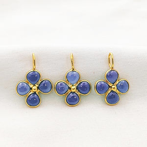 Colgante de Ónix Verde en Forma de Trébol de 5mm, Bisel Liso, Hecho a Mano, con Aro de 7x5mm, Chapado en Oro, Dijes de Ónix Verde - Product Image 5