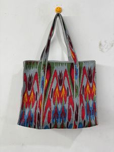 กระเป๋าผ้าฝ้ายลายสัตว์สำหรับฤดูร้อนสำหรับผู้หญิง ชุดกระเป๋าถือพร้อมซิปปิด ลายพิมพ์บล็อก กระเป๋าช้อปปิ้งใบใหญ่ ใส่แล็ปท็อปและเครื่องสำอาง - Product Image 2