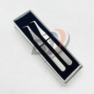 Pinzas de extensión de pestañas de 90 grados con logotipo personalizado, marca privada profesional, bota delgada de acero inoxidable puntiaguda - Product Image 1