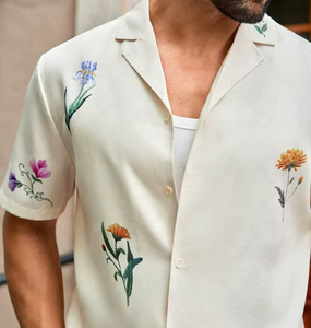 Chemise décontractée pour homme avec broderie florale, style vacances à la plage - Product Image 1
