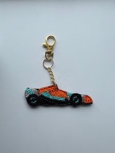 Llavero Tradicional Hecho a Mano con Bordado y Cuentas, con Costuras Intrincadas y Hermosos Adornos de Cuentas para Accesorios de Moda - Product Image 2
