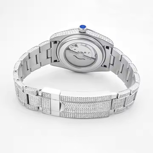 นาฬิกาควอตซ์ Moissanite รุ่น Regal Shine Luxury ประดับเพชรสำหรับผู้ชาย ดีไซน์คลาสสิก พร้อมตัวเรือนเคลือบผิวอย่างดี - Product Image 3