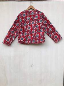 Chaqueta Bomber Acolchada de Algodón Ecológico Reversible con Estampado Floral, Hecha a Mano, Estilo Boho, Manga Corta, Regalo para Ella - Product Image 6