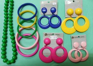 ต่างหูเรซิ่นทำมือแบบหนีบสำหรับผู้หญิง สีสันสดใส น้ำหนักเบา ดีไซน์คลาสสิก ต่างหูแฟชั่นที่ไม่เหมือนใคร - Product Image 5