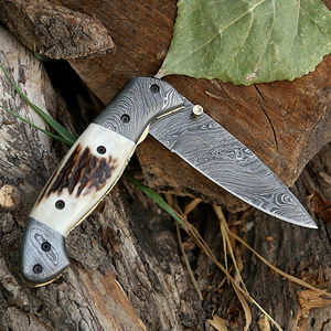 Cuchillo plegable de acero de Damasco para colección de equipo de exterior, cuchillo de bolsillo de Damasco con elegante diseño de mango, hecho a mano. - Product Image 2