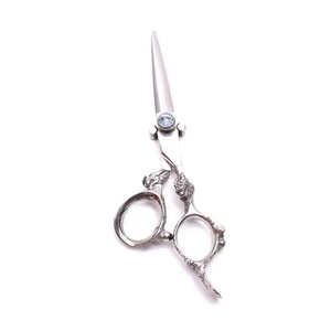 Ciseaux de barbier TWEEZEX INTERNATIONAL en acier inoxydable personnalisés, logo sur mesure, 6 pouces, pointe arrondie, pour droitiers, modèle sans dents - Product Image 1