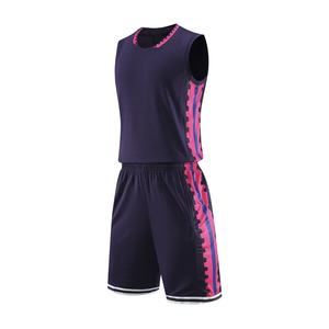 Uniforme de baloncesto hecho en Pakistán, camiseta de equipo y pantalones cortos sublimados, uniforme de baloncesto de color personalizado - Product Image 3