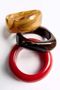 กำไลข้อมือเรซิ่นทำมือ ลายหินอ่อนสีขาว รูปทรงกลม เครื่องประดับงานฝีมือ โดยแฮนด์เมด คอลเลคชั่นเครื่องประดับ - Product Image 3