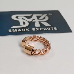 แหวนทองแดงแม่เหล็กบำบัดแบบปรับได้ งานฝีมือทำมือ ดีไซน์เครื่องประดับโบราณแบบดั้งเดิมผสมผสานความทันสมัย - Product Image 2