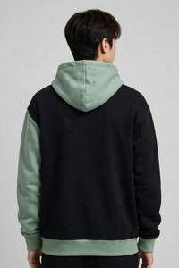 เสื้อยืดคอกลมแขนสั้นทรงปกติ ผ้าฝ้าย 100% สำหรับผู้ชาย ONETEN APPARELS รุ่น MN-TS-SS26-002-C ผ้าถักแบบไม่ทอ ระบายอากาศได้ดี - Product Image 1