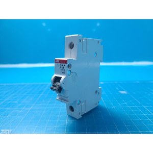 Disjoncteur ABB S281W S281W K6A d'occasion – Pièces d'équipement semi-conducteur de génération précédente - Product Image 5