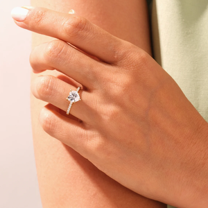 Anillo de Diamante Cultivado en Laboratorio con Forma de Corazón, Delicado Anillo de Compromiso con Pavé, Anillo de Oro Blanco Sólido para Propuesta de Matrimonio para Mujer - Product Image 2