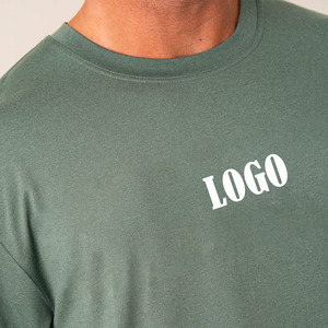 Camiseta de Manga Corta con Cuello Redondo para Hombre, Color Verde, 100% Algodón Jersey, Corte Regular, Color Sólido, Estilo Casual, Logotipo Serigrafiado en la Parte Delantera - Product Image 3