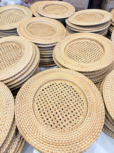 Sous-plat jetable en rotin brun naturel pour restaurant et table à manger - Product Image 5