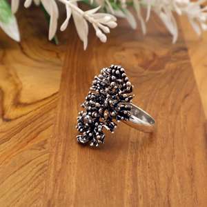 Bague de déclaration inspirée de la nature faite à la main en arbre de corail, bijoux uniques de conception de branche d'or, bague réglable pour les femmes - Product Image 2