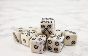 Dados Cuadrados Hechos a Mano de Hueso Natural de la India, Estilo Vintage Personalizable, Tacto Real, Juego de Mesa, Venta al por Mayor - Product Image 5