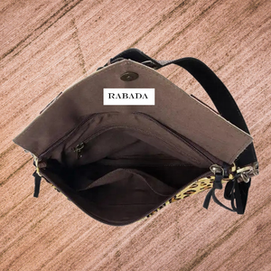 กระเป๋าหนังซาฟารีนกอินทรีบินได้, กระเป๋าหนังวัวธรรมชาติทำจากหนังวัวมีเครื่องมือด้านข้างกระเป๋าพาดลำตัวหนังพร้อมฝาปิดแบบ hairon - Product Image 3