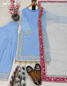 ชุดฟาร์ชี-คุรตะและผ้าคลุมไหล่ คุณภาพเยี่ยม ผ้าจอร์เจตต์เนื้อหนัก ประดับด้วยงานปักเลื่อมและมุก จำหน่ายราคาส่ง - Product Image 2