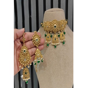Magnifique ensemble collier et boucles d'oreilles en moissanite plaqué or de qualité supérieure, style antique, pour collection de mariage. - Product Image 2